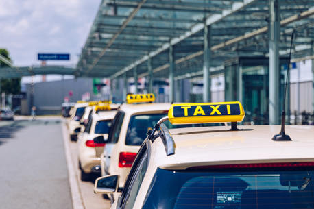 Comment trouver un taxi pour l'aéroport d'Orly ?