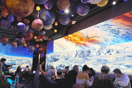 Restaurant immersif au cœur du système solaire avec Stellar