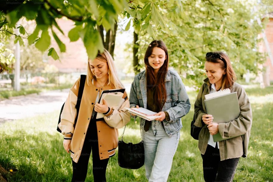 Trouver un job étudiant à Paris avec Jooble : guide pratique pour gagner en autonomie