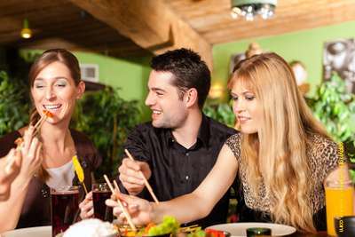 Rencontrez de nouvelles personnes lors de déjeuners ou dîners au restaurant