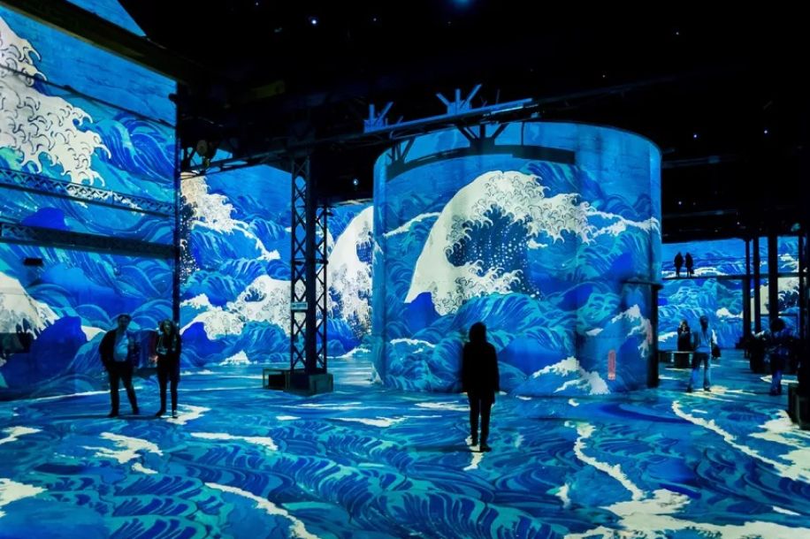 L’Atelier des Lumières : le musée immersif où les tableaux prennent vie