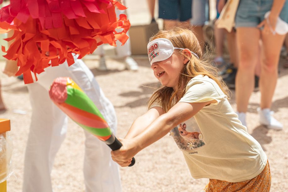 Un village Haribo gratuit s’installe à La Villette : animations, piñatas et surprises
