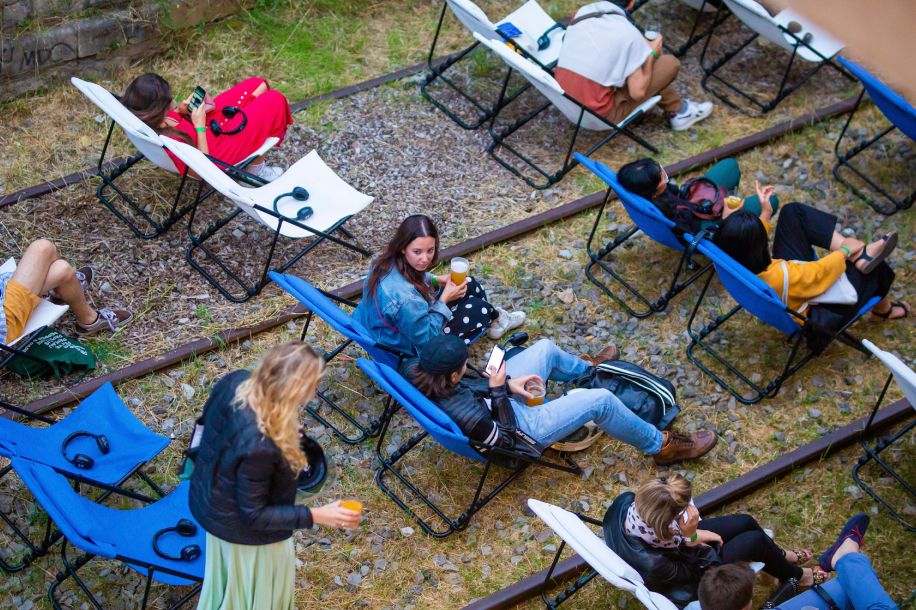 Gare aux Docs 2025 : un été de documentaires engagés, gratuits et sous les étoiles !