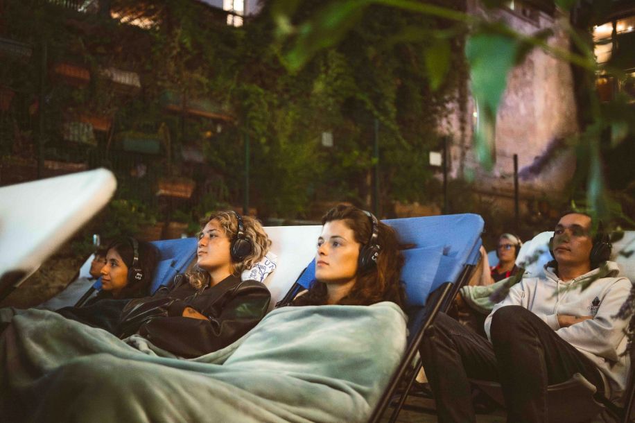 Gare aux Docs 2025 : un été de documentaires engagés, gratuits et sous les étoiles !