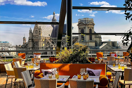 Rooftop de 1000m2 avec vue à 180° sur les toits de Paris !