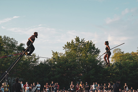 Un spectacle funambule unique et gratuit avec 