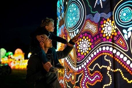 Thoiry Lumières Sauvages 2024 : installations féériques et parcours lumineux