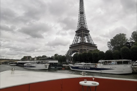 Embarquez à bord d’Héméra, le nouveau bateau événementiel électrique sur la Seine