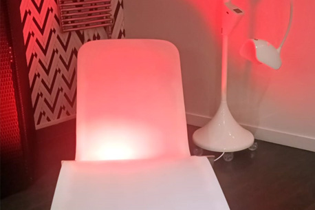 Luminothérapie au Spa Molitor : un moment de bien être avec l'Energy Lounger et le masque LED Lucibel.le