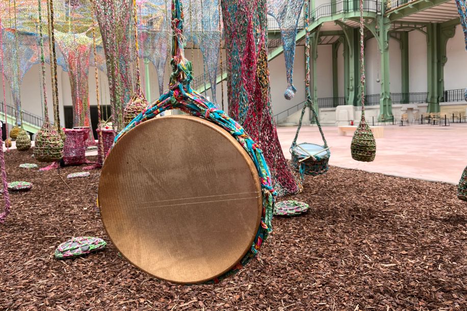 L'installation géante en crochet gratuite d'Ernesto Neto au Grand Palais