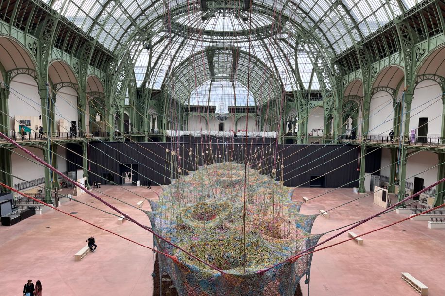 L'installation géante en crochet gratuite d'Ernesto Neto au Grand Palais