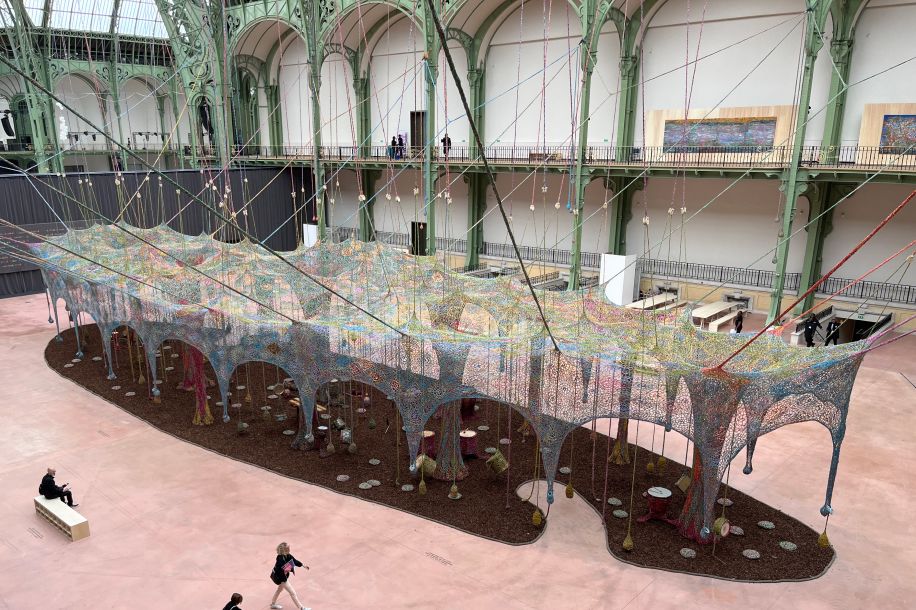 L'installation géante en crochet gratuite d'Ernesto Neto au Grand Palais