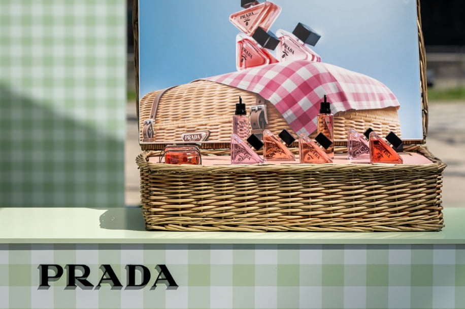 Prada Picnic : le pop-up gratuit avec make-up, parfums, glaces et surprises à emporter !