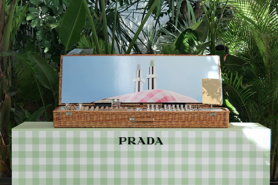 Prada Picnic : le pop up gratuit avec make up, parfums, glaces et surprises à emporter !