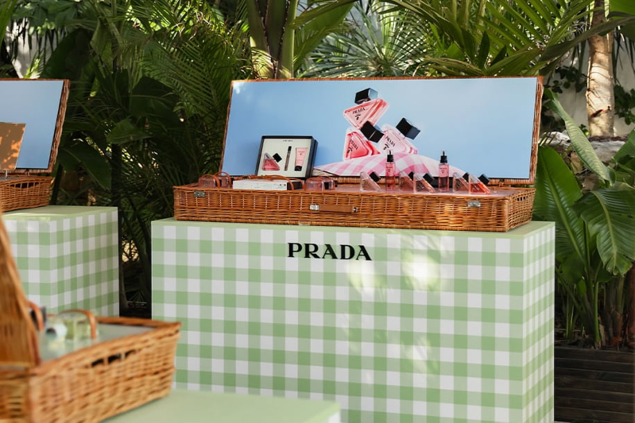 Prada Picnic : le pop up gratuit avec make up, parfums, glaces et surprises à emporter !
