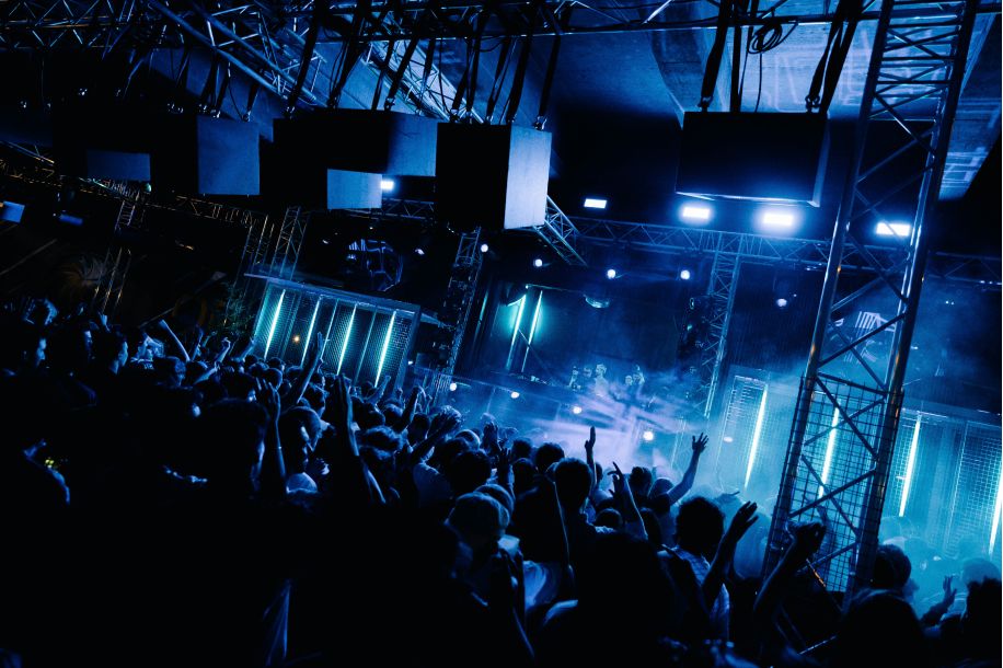 Clubbing en plein air : ce qui vous attend au Kilomètre25 cet été