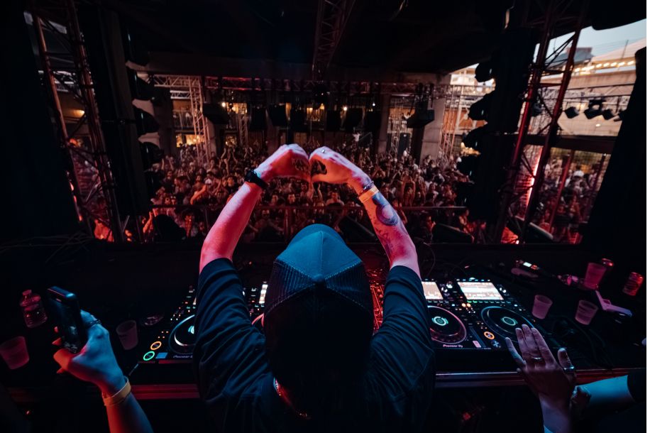 Clubbing en plein air : ce qui vous attend au Kilomètre25 cet été