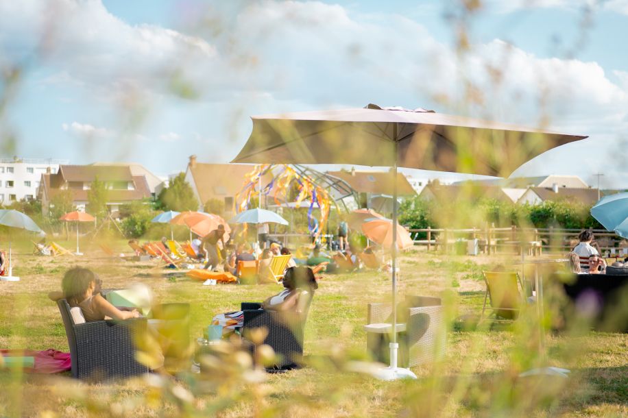 Pique nique électronique gratuit au Château Éphémère : musique, robots et feu d’artifice !