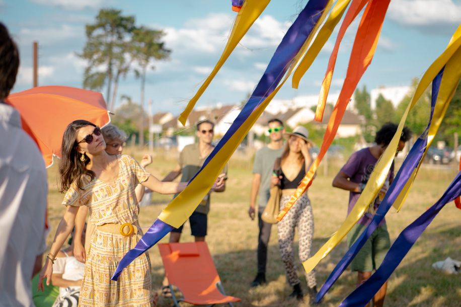 Pique nique électronique gratuit au Château Éphémère : musique, robots et feu d’artifice !
