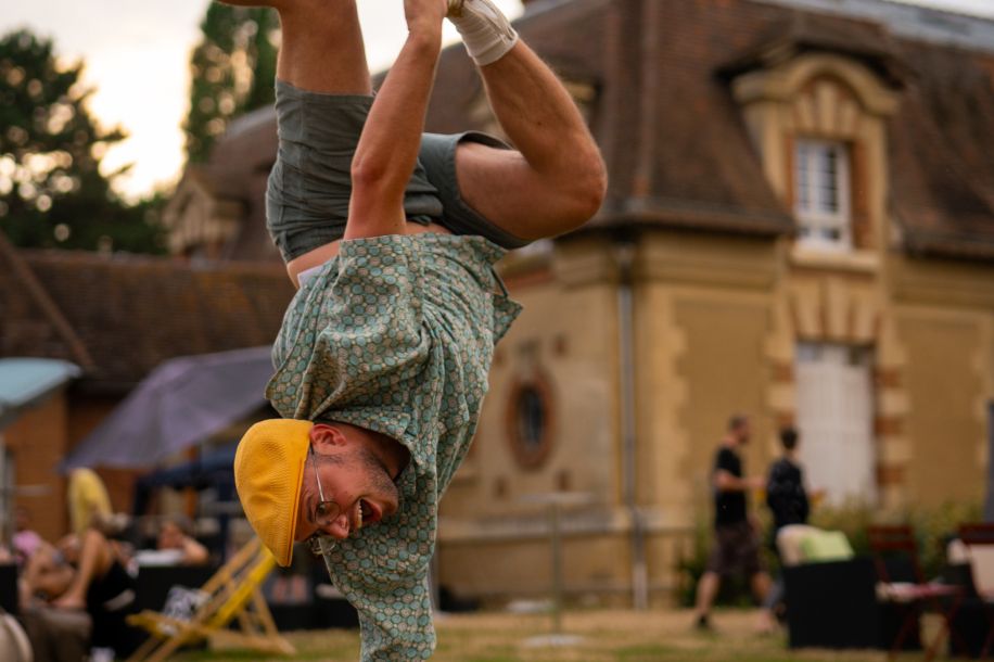Pique nique électronique gratuit au Château Éphémère : musique, robots et feu d’artifice !