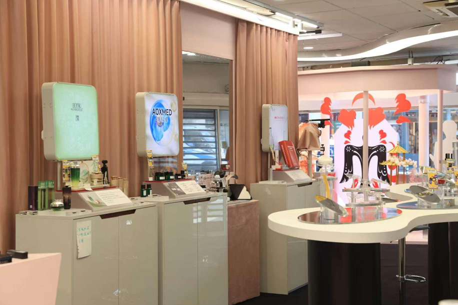 Austin Li fait le show à Paris : conseils, make-up et masterclass