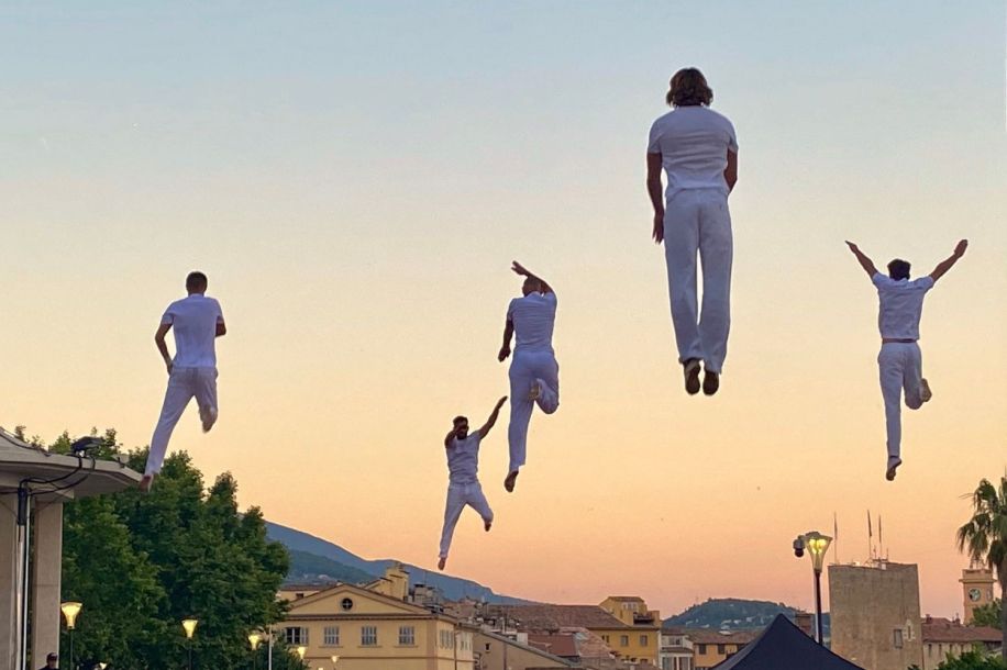 Trampolines et voltige : le spectacle gratuit 