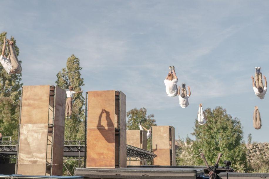 Trampolines et voltige : le spectacle gratuit