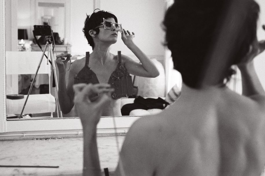 Audrey Tautou se dévoile avec l’exposition gratuite « Superfacial »