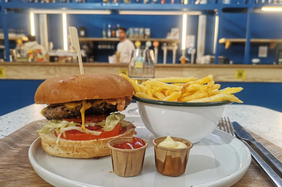 Halle Flachat : le nouveau repaire gourmand et convivial d’Asnières