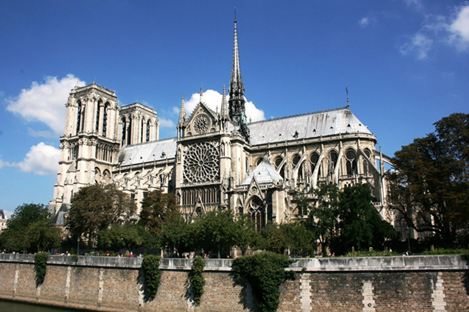 paris notre dame esim