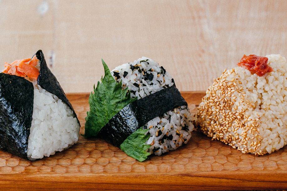 omusubi onigiri gonbei paris 1