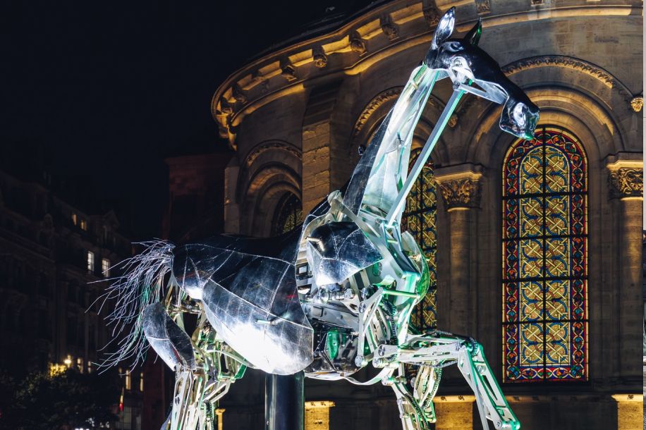 zeus cheval gratuit paris1