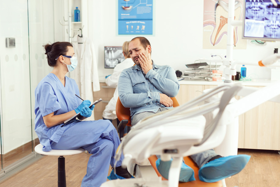 Dentiste à Paris : accéder aux soins dentaires dans une ville en mouvement