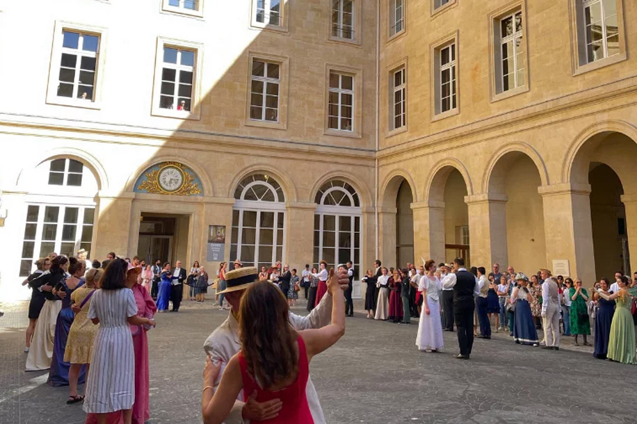 Participez à un bal historique gratuit face à la place de la Concorde !