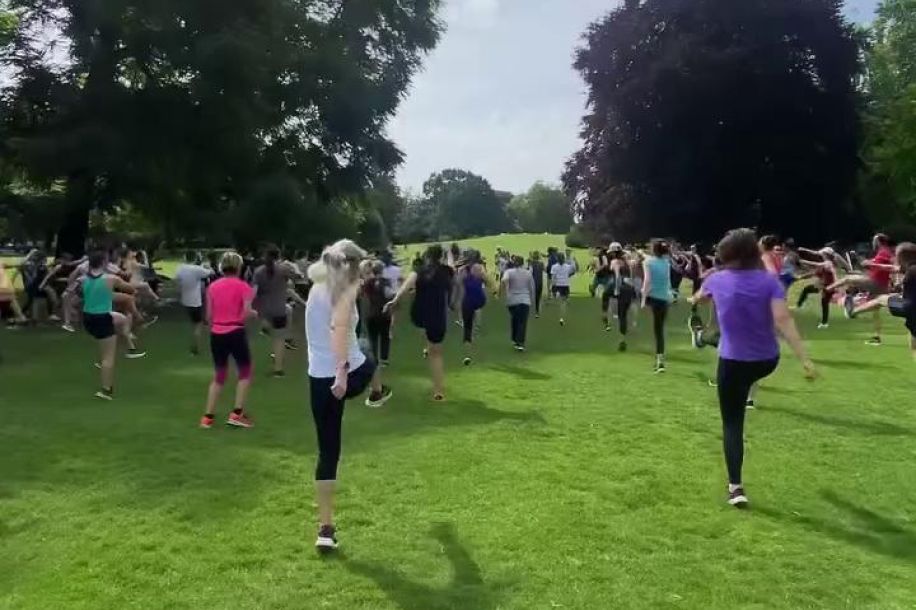 Cours gratuits de Gym Suédoise en plein air à Paris cet été