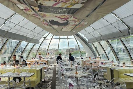 Restaurant insolite à Paris avec verrière et vue magnifique sur Paris 