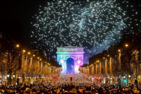 Spectacle gratuit de Nouvel An sur les Champs Elysées : danse, musique et feu d'artifice